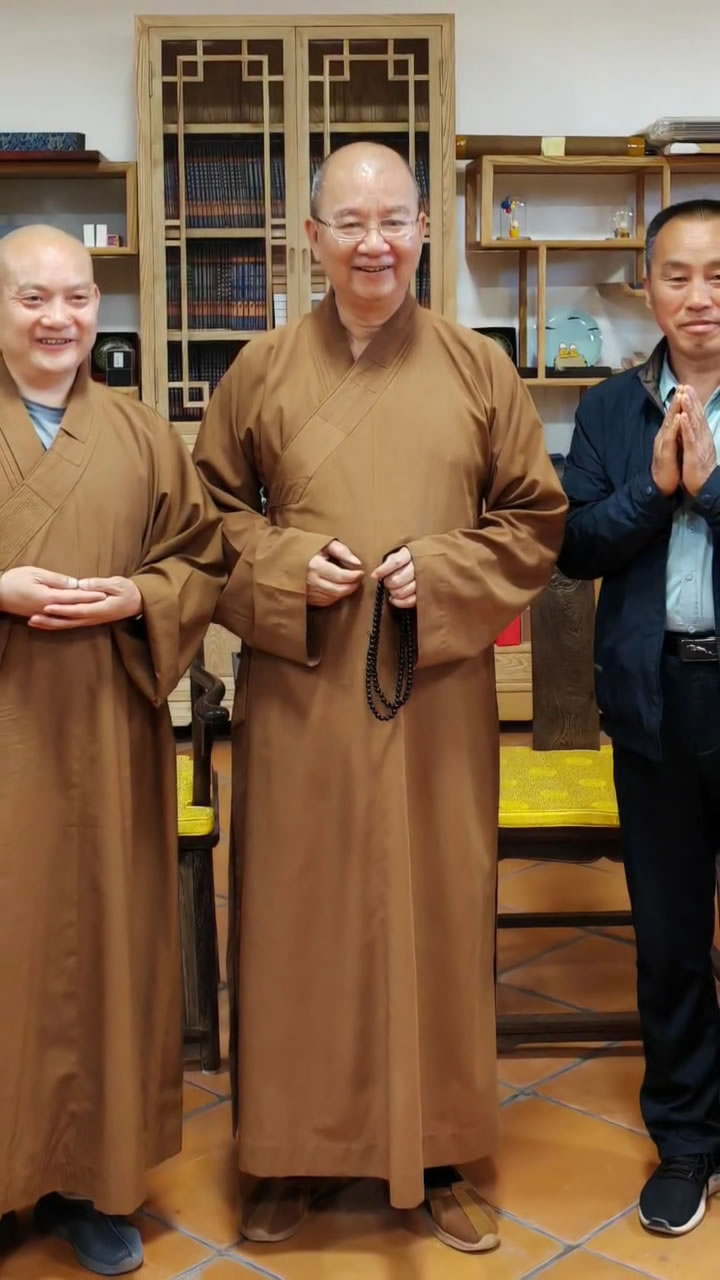 贤空法师在福建崇恩禅寺与学诚合影